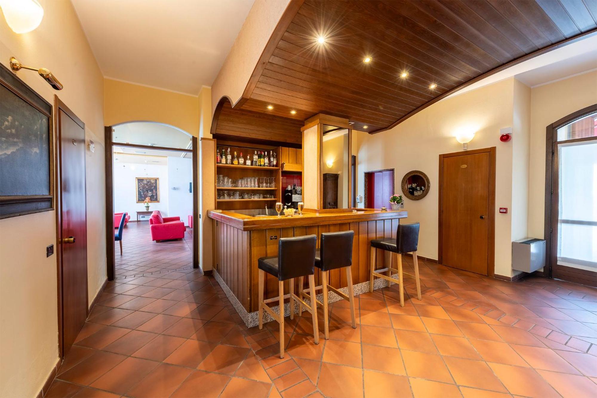 Hotel Vecchio Casello Castelleone Exterior photo