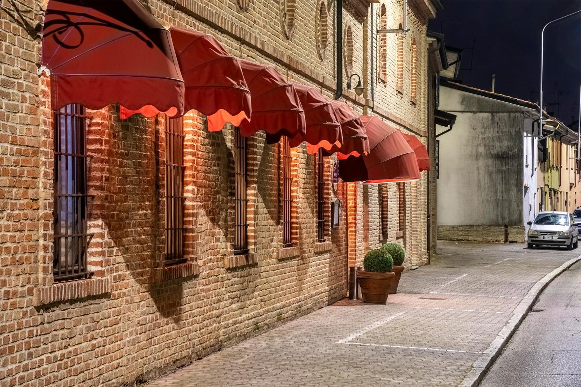 Hotel Vecchio Casello Castelleone Exterior photo
